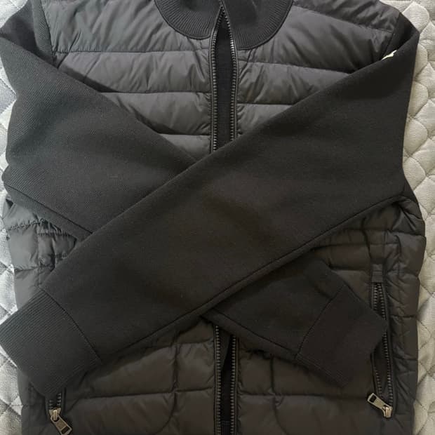 몽클레어 김현우 니트패딩