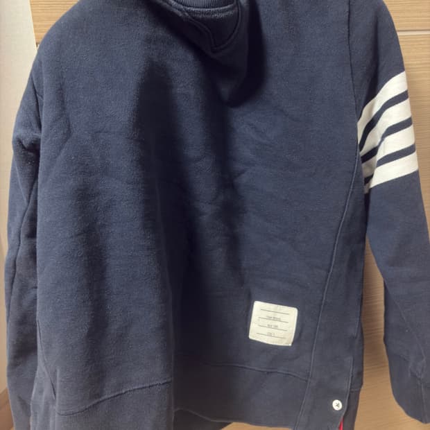 톰브라운 사선 맨투맨팝니다