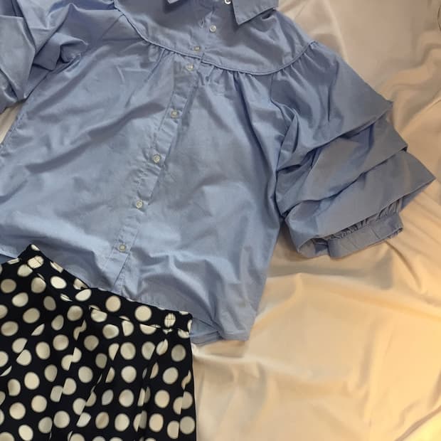 프릴 포인트 셔츠 