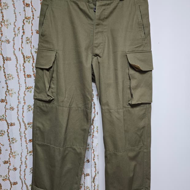 YMCLKY M-47 팬츠 올리브 23사이즈 팝니다.