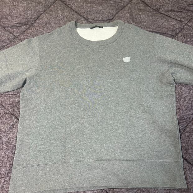 아크네스튜디오 페이스패치 맨투맨 