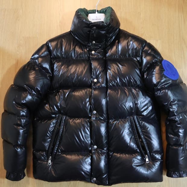 몽클레르 데복스 숏패딩 2사이즈(100)