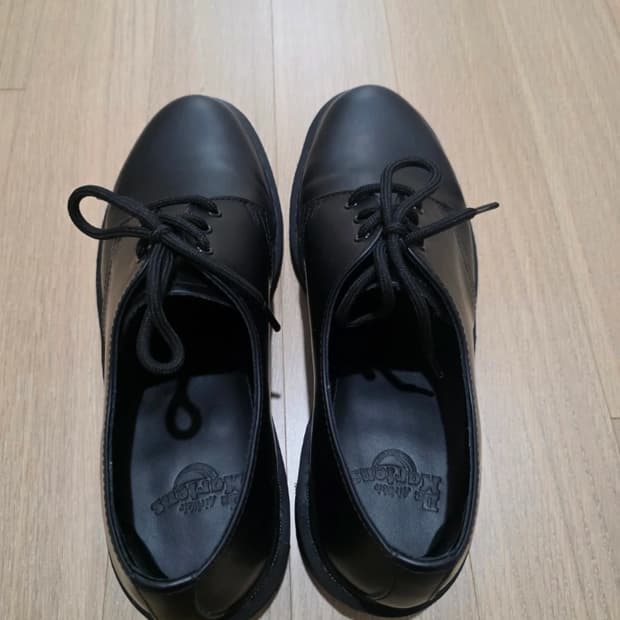 닥터마틴 1461 3홀 모노 블랙 / 14345001 270 사이즈 새상