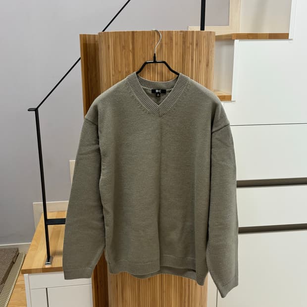 유니클로U 젠더리스 릴랙스V넥스웨터