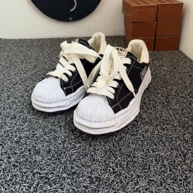 메종 미하라 야스히로 블레이키 블랙