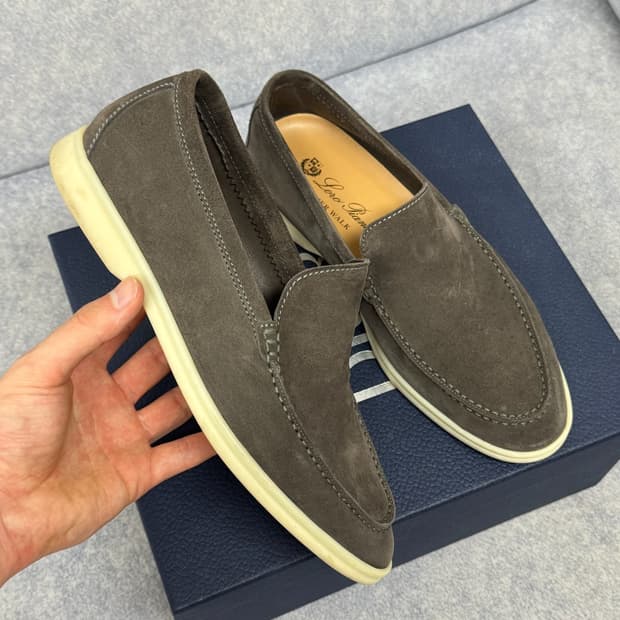 로로피아나 썸머워크 스웨이드 로퍼 브라운 40