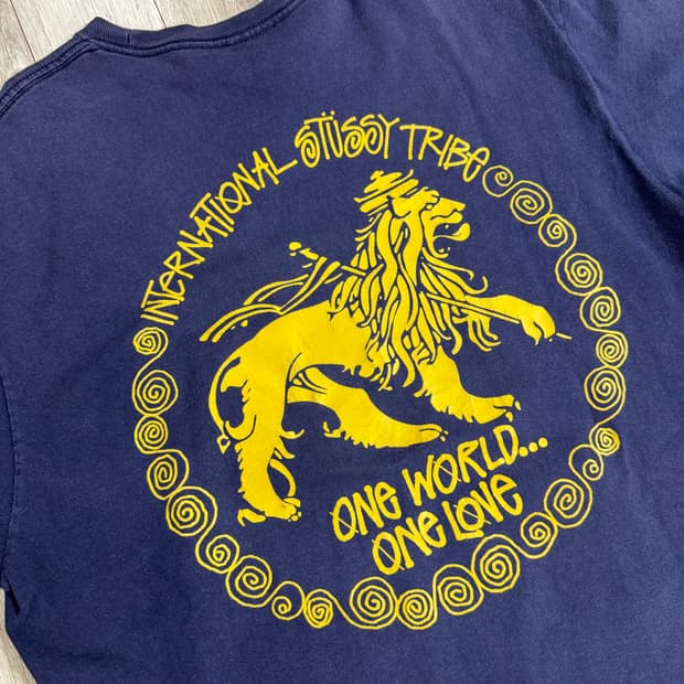 스투시 이스트 라이언 반팔 티셔츠 네이비