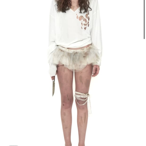 604서비스 v neck tee white