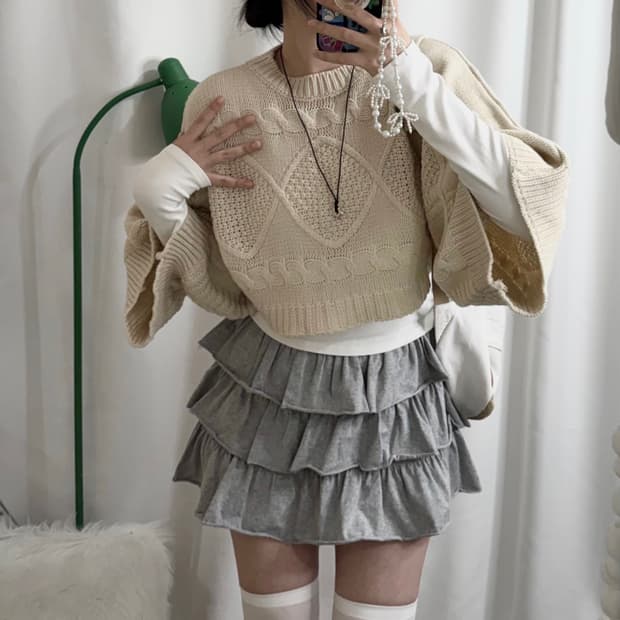 베이지 꽈배기 크롭 니트