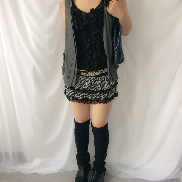 side frill point open vest
