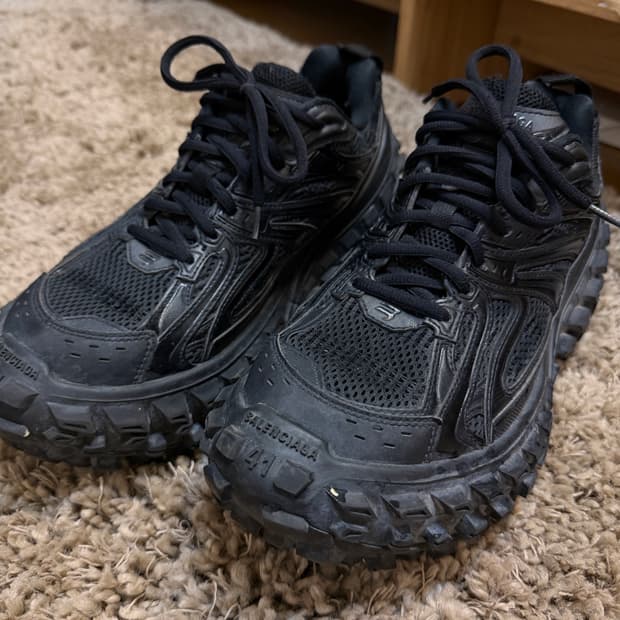 발렌시아가 디펜더 블랙 41 거의새제품