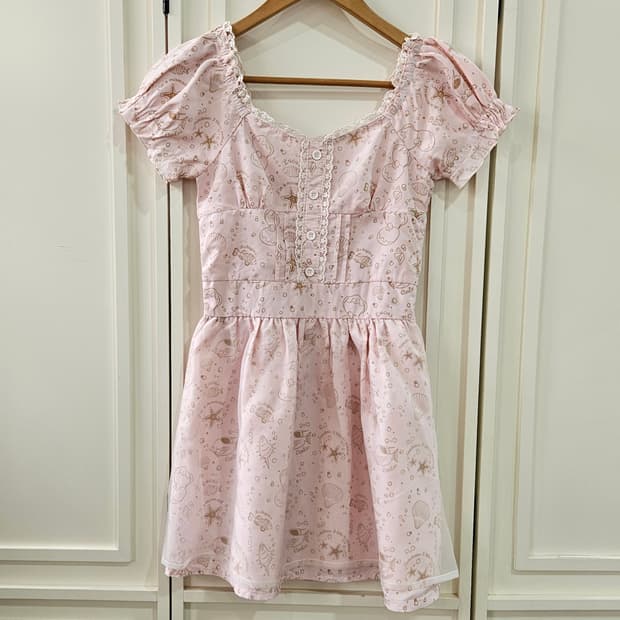 펜더리(Penderie) 머메이드 프린트 퍼프 원피스