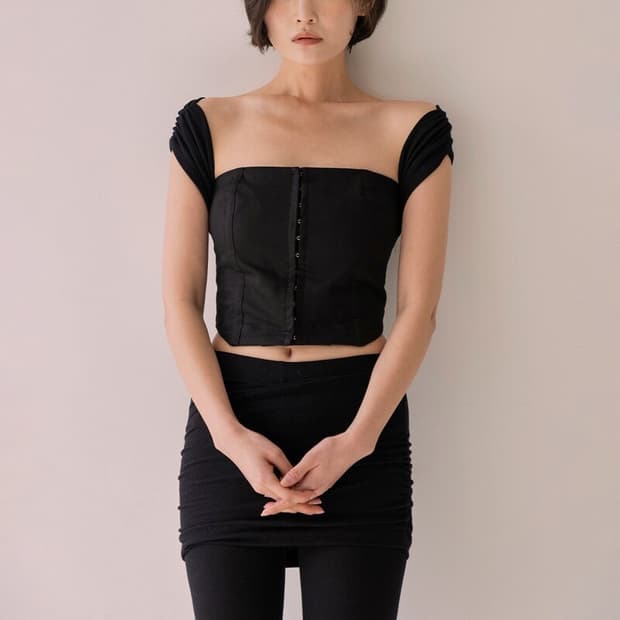 새상품 낫유어로즈 리나 탑 블랙