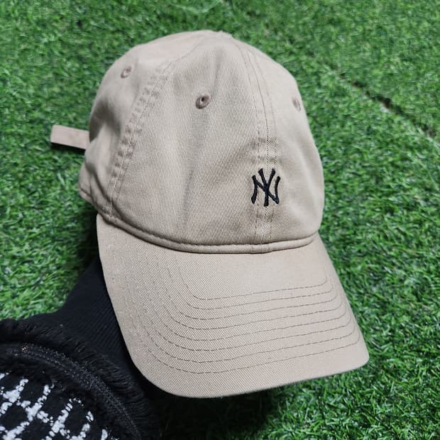 뉴에라 NY 양키스 9FORTY 베이지 볼캡
