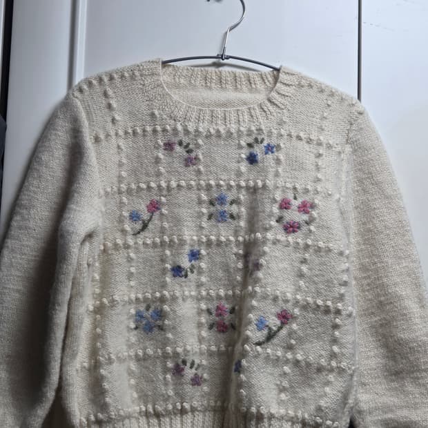 2만원 급처! 빈티지 꽃 자수 니트 아이보리 베이지