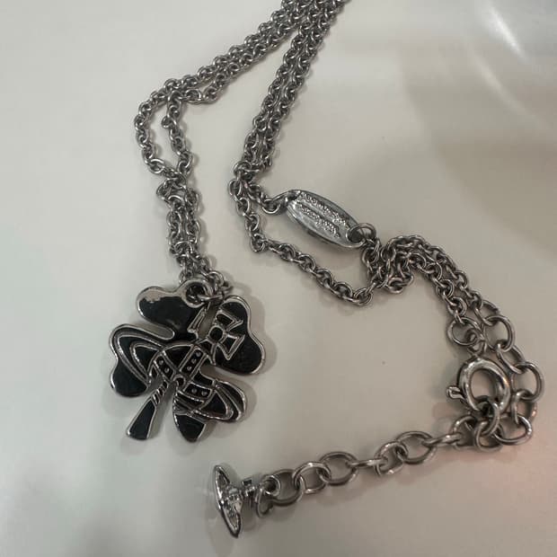 비비안웨스트우드 클로버 목걸이