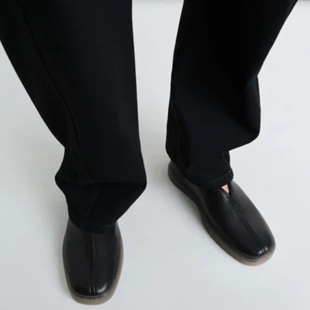 [42]르메르 리놀륨 파이프드 스니커즈 블랙