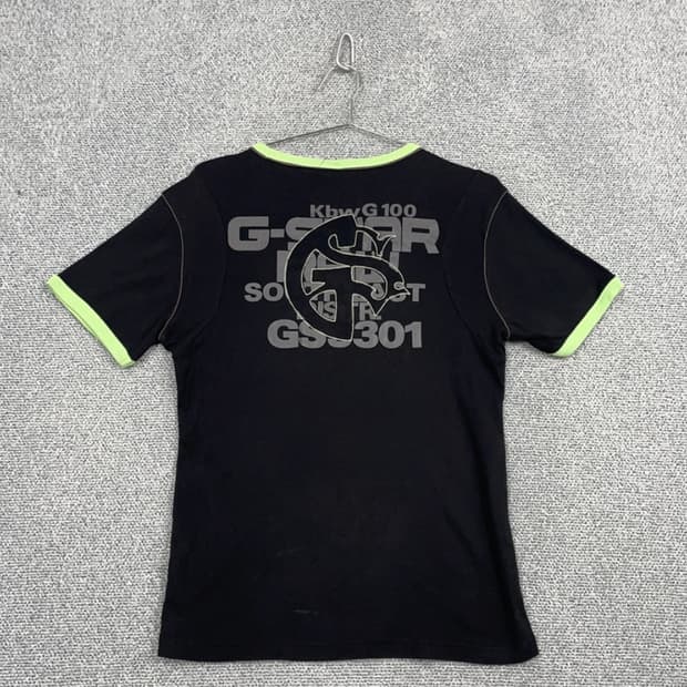 디젤 네온 포인트 자수 반팔