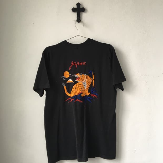 Oriental patch point t shirt