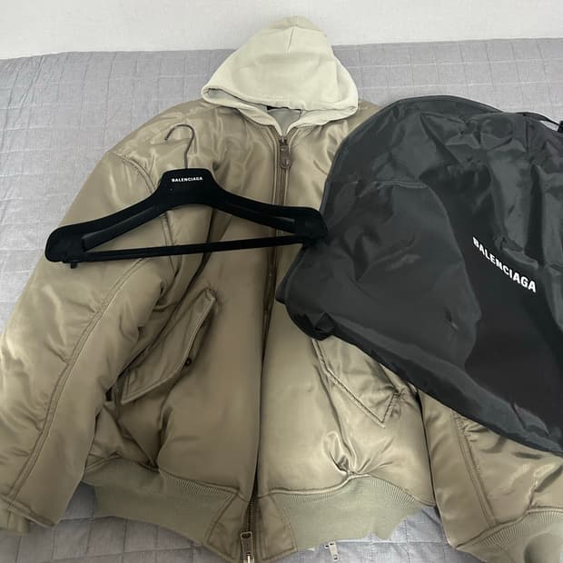 [2] 발렌시아가 파리 올인 후드 봄버 마원 자켓 베이지