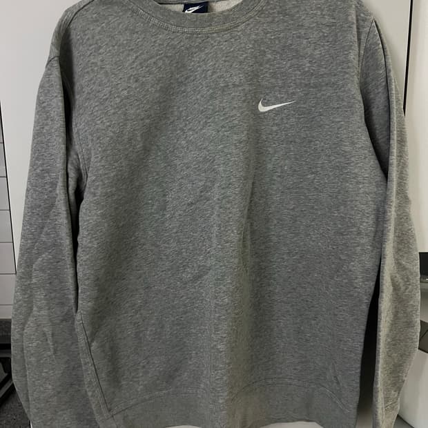 나이키 맨투맨 그레이