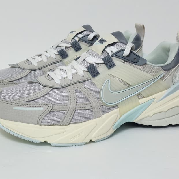 나이키 V2K 런 FZ3596-072 250mm