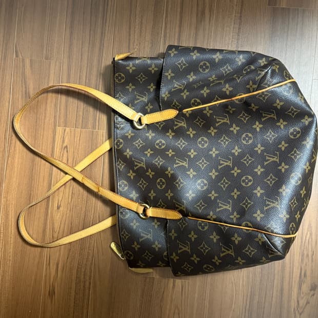 루이비통 토탈리 숄더백