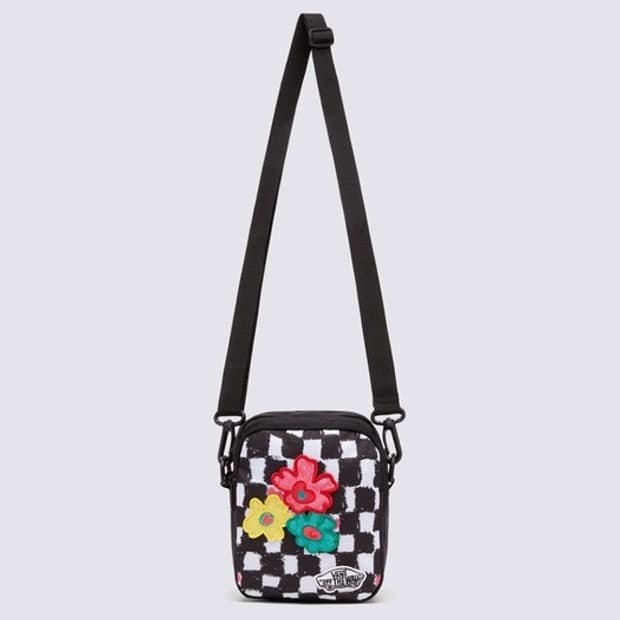 반스 더 뮤지엄비지터 크로스백