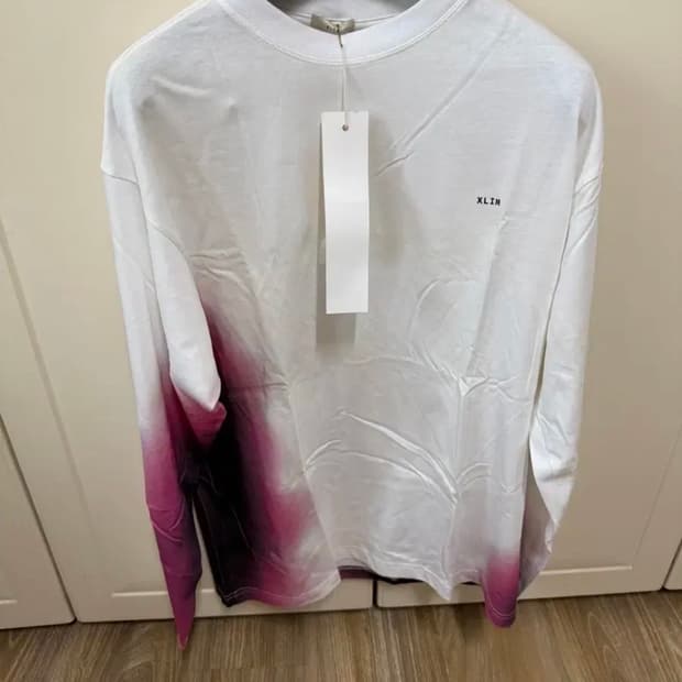 엑슬림 롱 슬이브 페인팅 스프레이 디테일 2사이즈