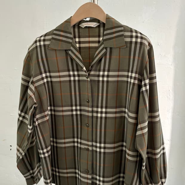 Burberry 버버리 카키 노바체크 카라 셔츠