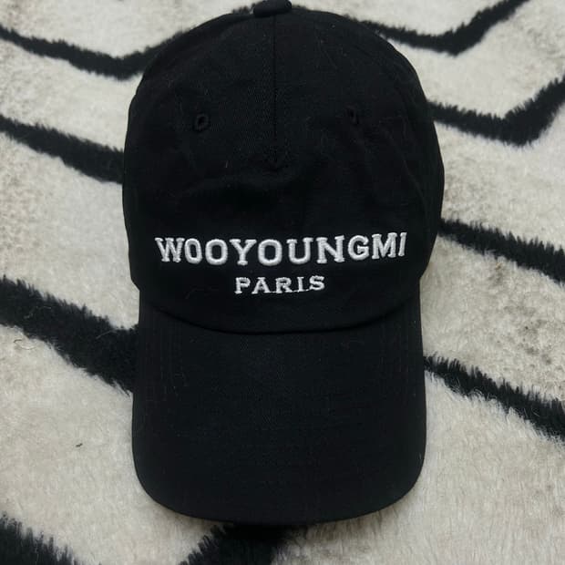 우영미 26FW 자수 볼캡/블랙