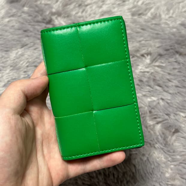 [정품 OS] 보테가베네타 맥시 플랩 오거나이저 카드지갑 그린