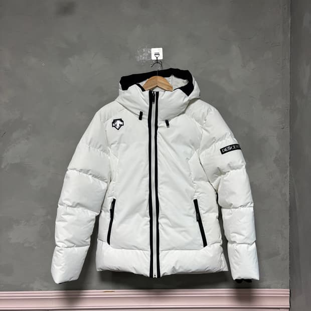데상트 덕다운 패딩 화이트
