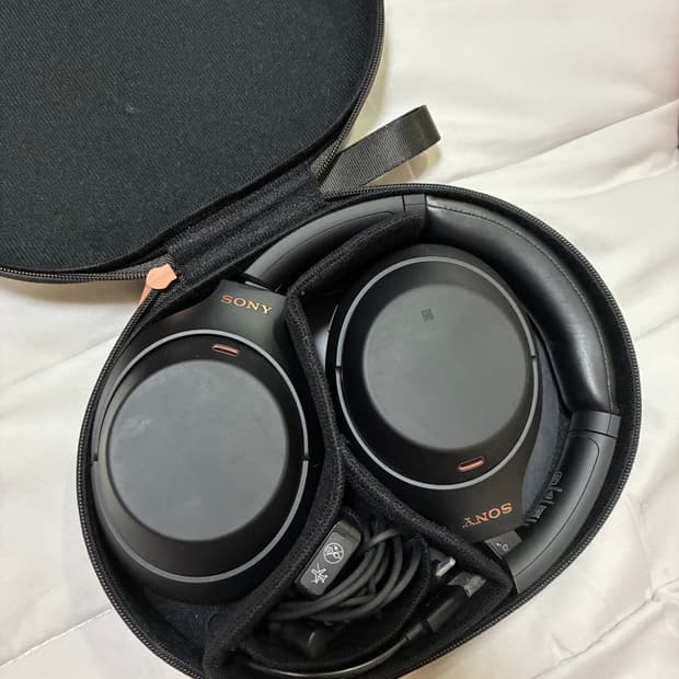 소니 WH-1000XM4 헤드폰 블랙