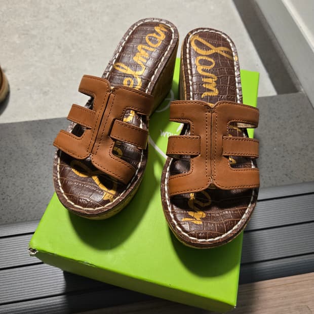 샘아델만 웨지샌들 us5