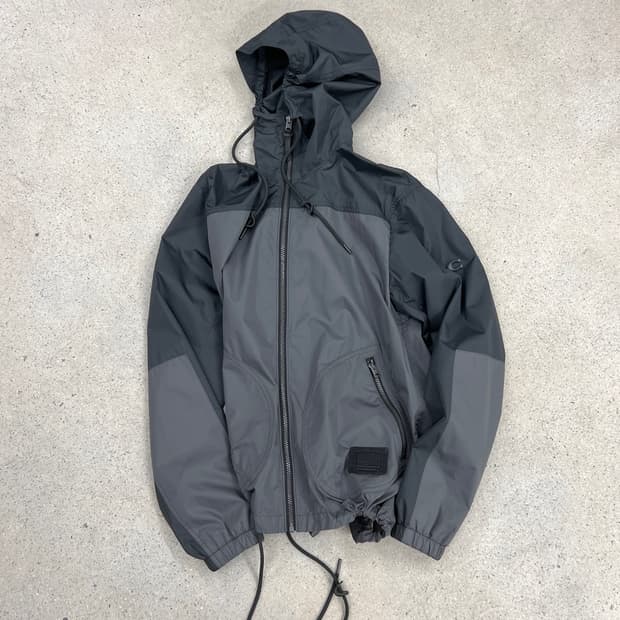 코치 레인 리액티브 윈드브레이커