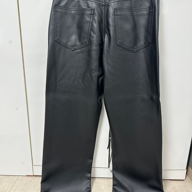 SIKOS 소프트 레더 팬츠