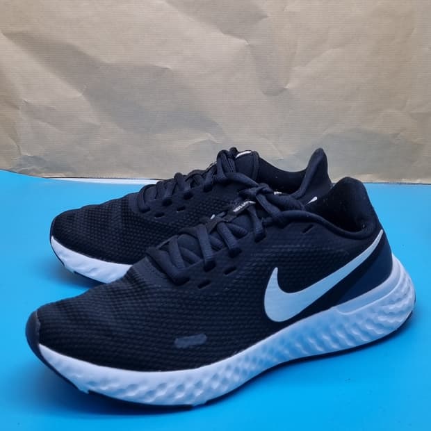 나이키 레볼루션5 여성운동화240.