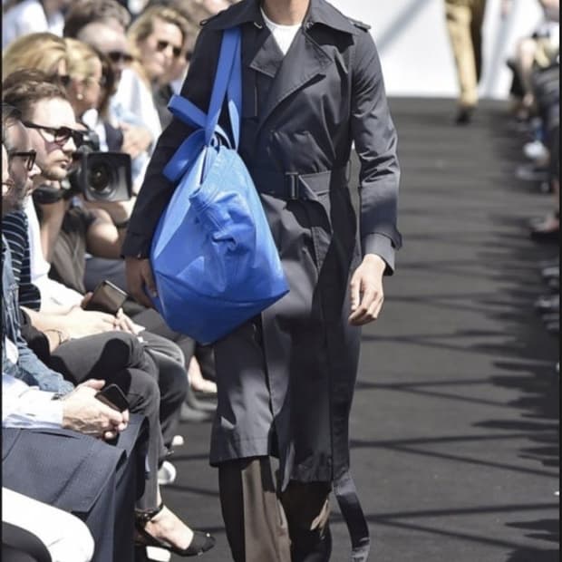 [free] 발렌시아가 17fw 이케아 블루 가죽 토트백