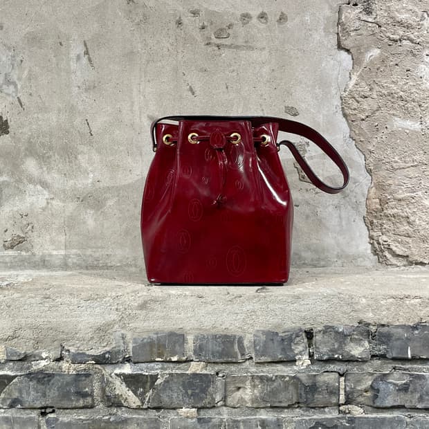 까르띠에 레드 보르도 버킷 숄더백