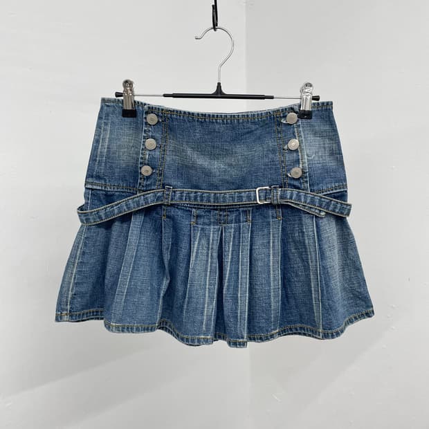 키치 버튼 플리츠 스커트