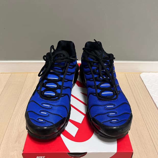 나이키 에어맥스 플러스 프리미엄 블랙 팬텀 사이즈 280 13만원에 판매