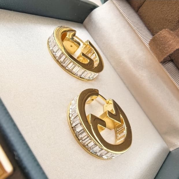 구찌 GG 로고 링 귀걸이 ,블론디 크리스털  이어링