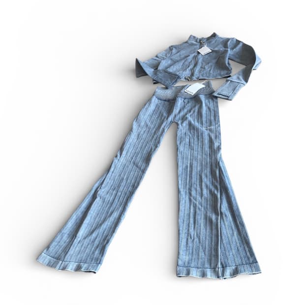 베리시 올텐션 셋업 (집업+부츠컷) 블루틴트