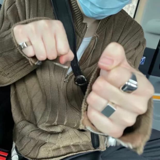 키코 코스타디노브 하크만 집업 가디건