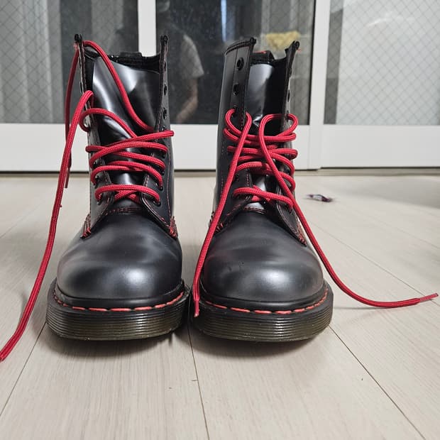닥터마틴 1460 UK4 메탈릭 레드스티치