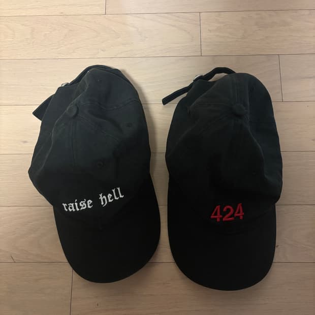 424볼캡(모자)  판매합니다. Raise hell /424로고