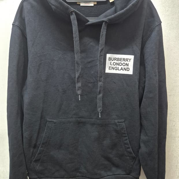 버버리 런던 후드 m 판매합니다 
단시간 착용하고 거의 보관만한 새것같은