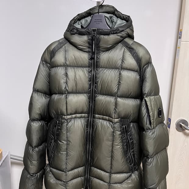 Cp컴퍼니 dd쉘 다운 올리브 54사이즈