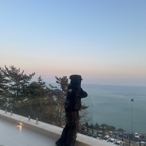 발렌시아가 개퍼 후드집업